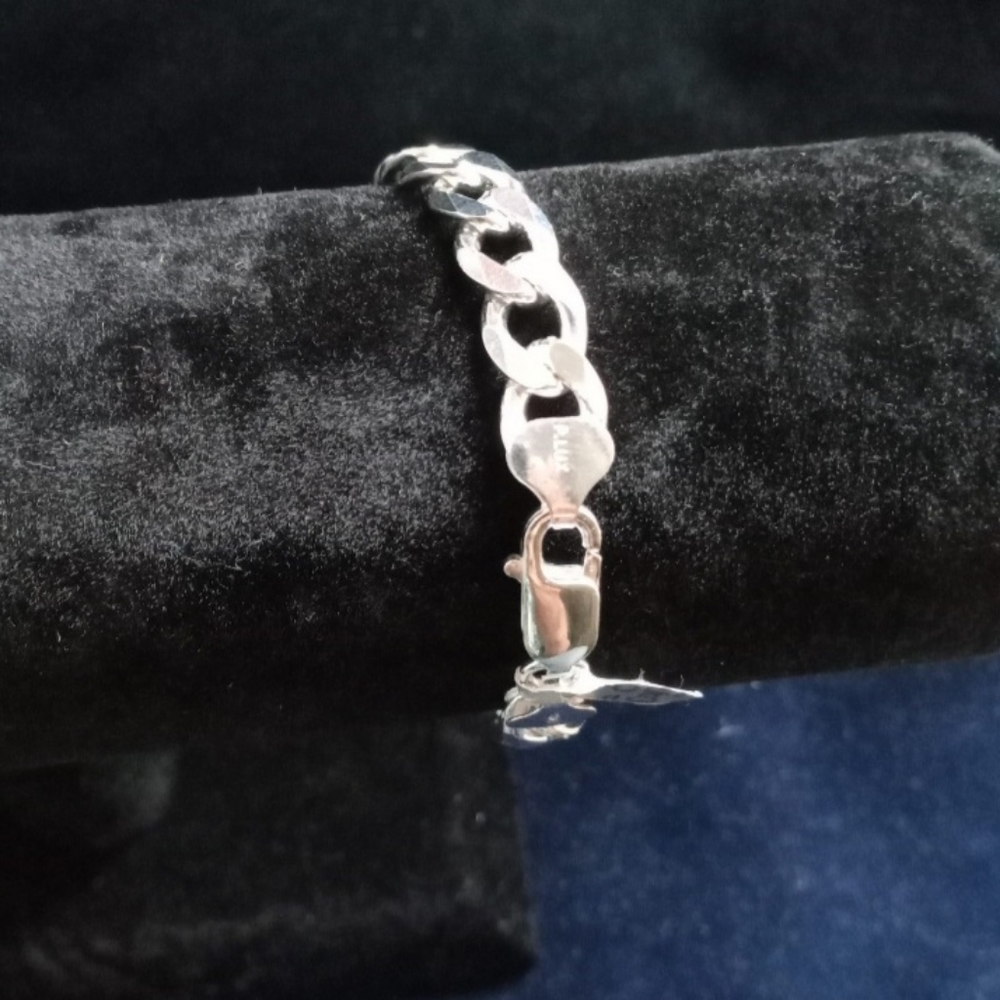 Genuine 8 in. New Curb Link (Cuban Link) [Italian] 925 Sterling Silver Bracelet - Picture 7 of 10